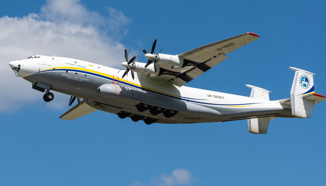 AN-22 "ANTONOV AIRLINES"-1:200 ON LANDING GEARS