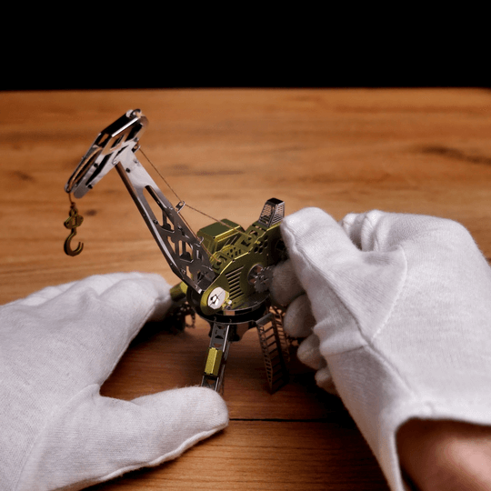 MIGHTY MACHINE CRANE