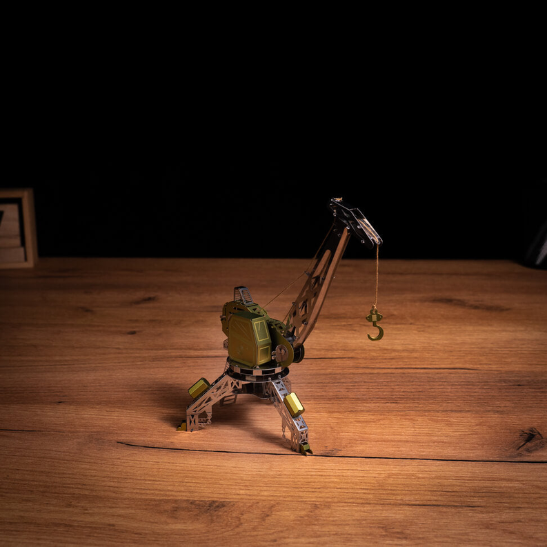 MIGHTY MACHINE CRANE