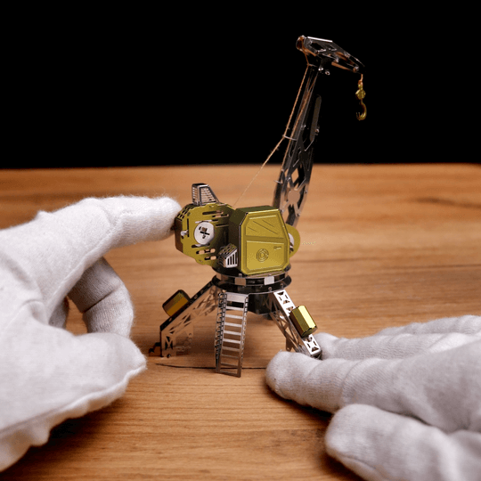 MIGHTY MACHINE CRANE