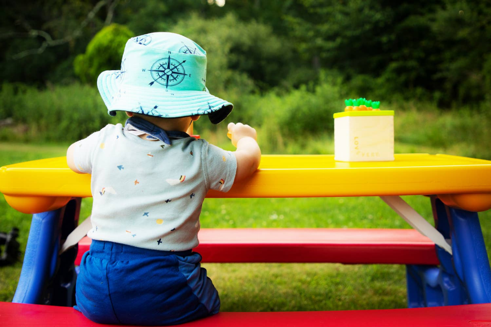 JustForKids 10010 Weatherproof Kids Outdoor Picnic Table