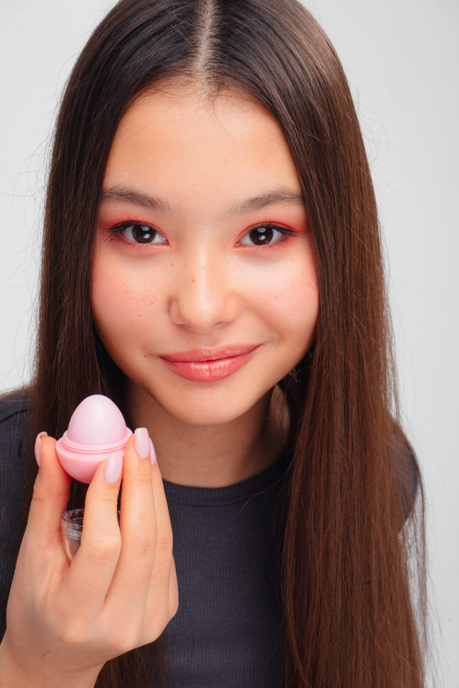 LUKKY Lip Balm with glitter, egg-shaped x 0.35oz, assortment of 12 pieces