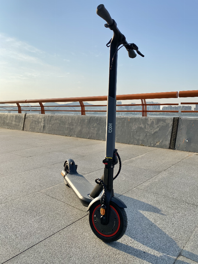 36V Freddo X1 E-Scooter. 350W motor, 16 mph, 8.5 inch tires, lightweight and foldable