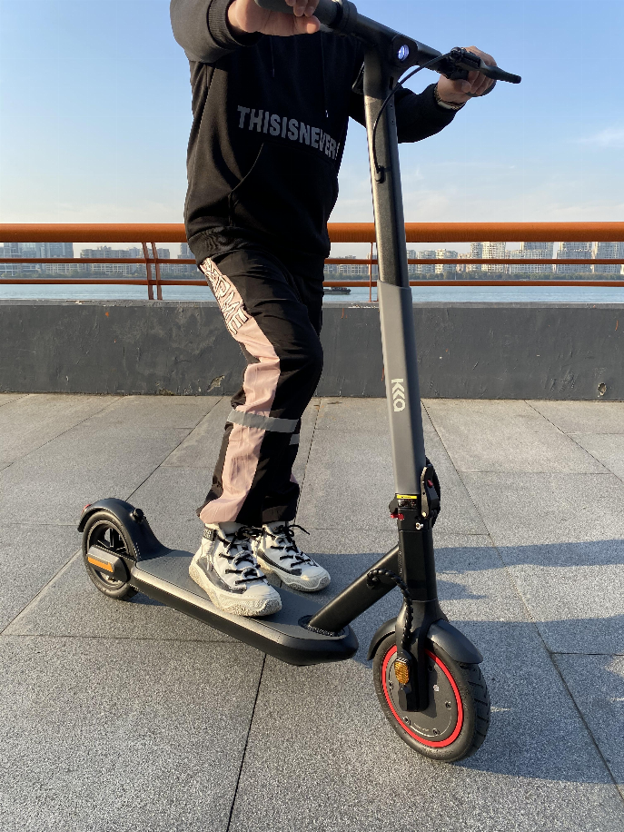 36V Freddo X1 E-Scooter. 350W motor, 16 mph, 8.5 inch tires, lightweight and foldable